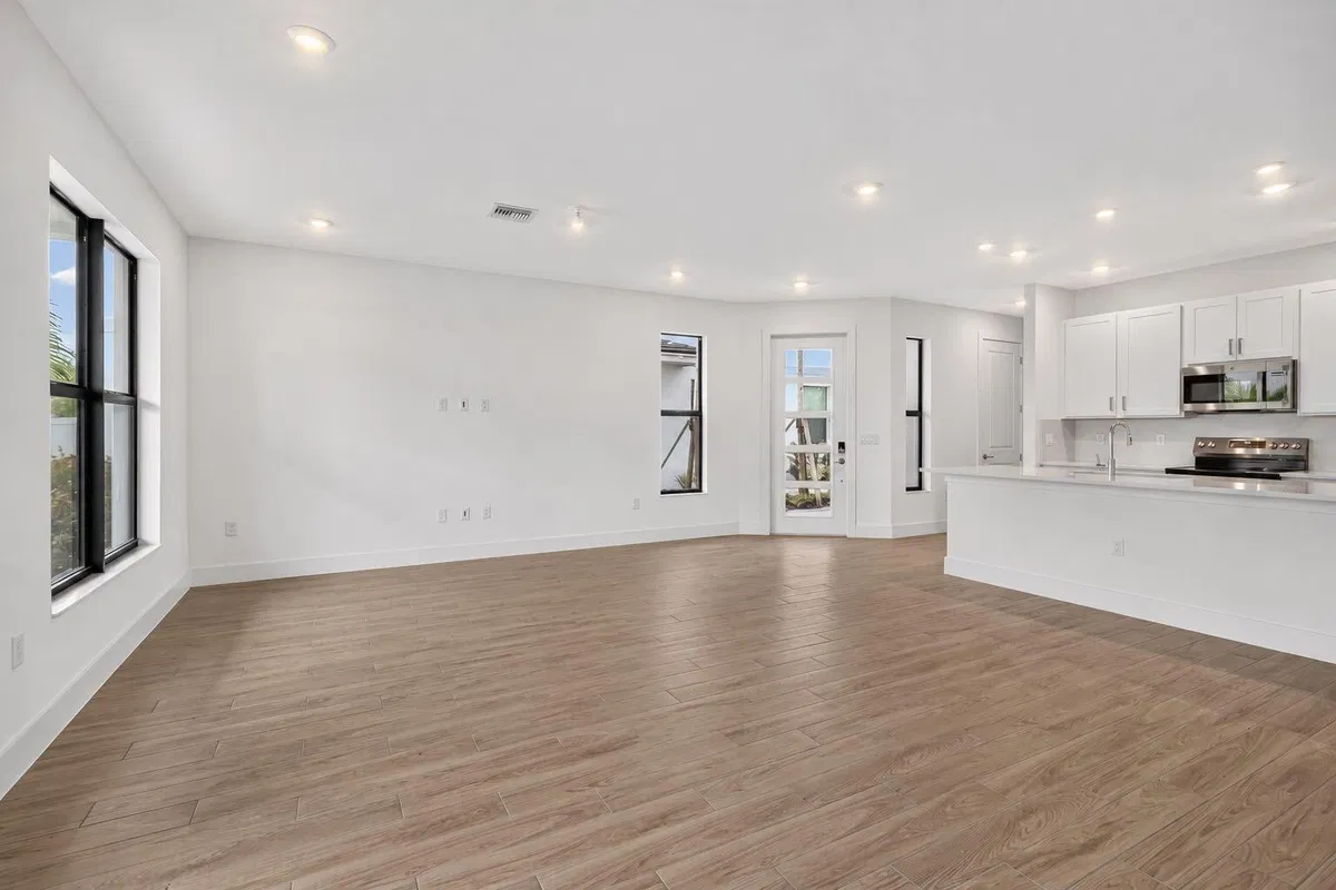  Residence photo 7