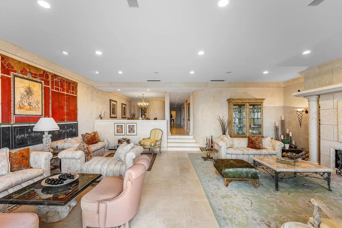 Sloan's Curve Palm Beach Residence photo 13