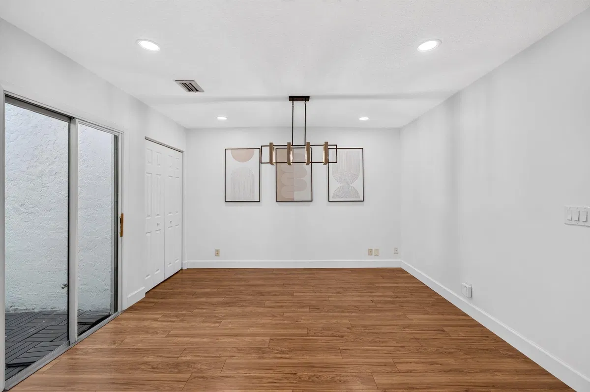 Residence photo 16