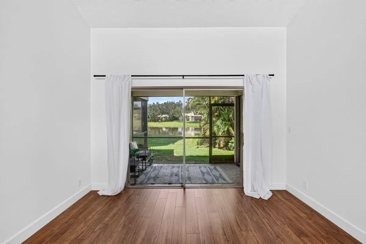 Residence photo 22