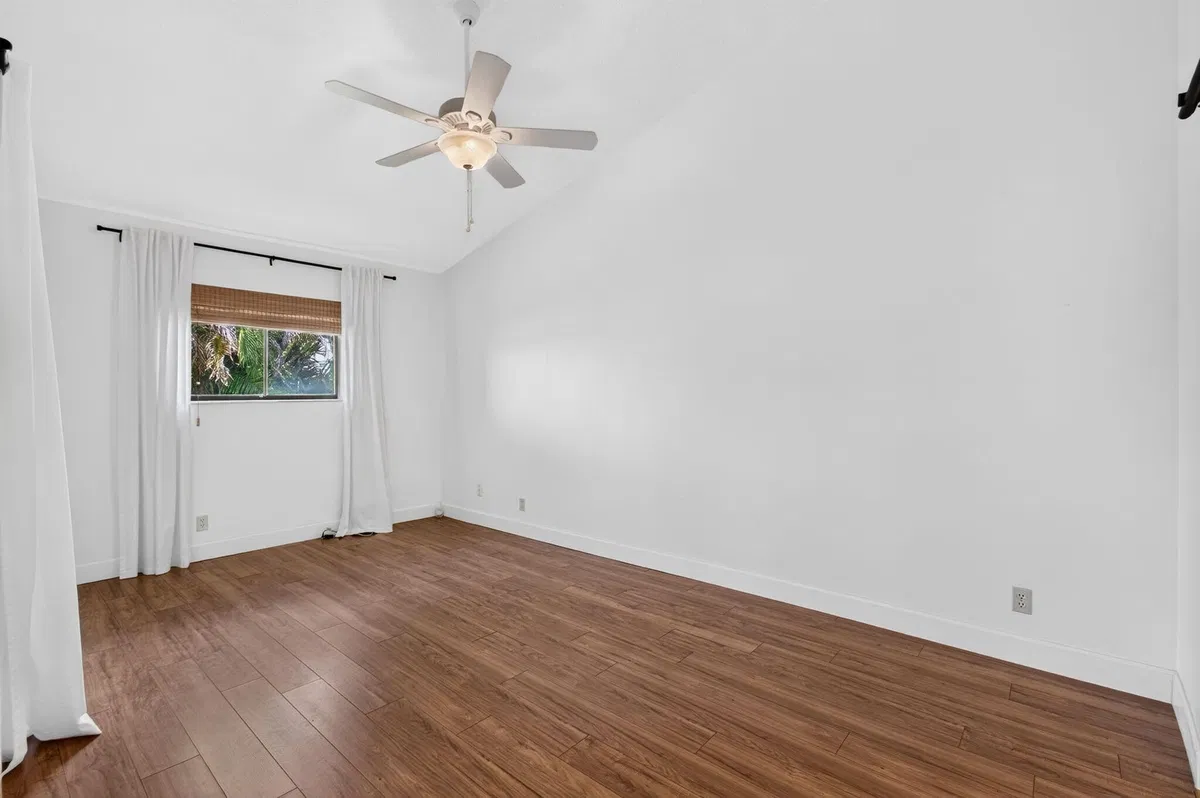 Residence photo 37