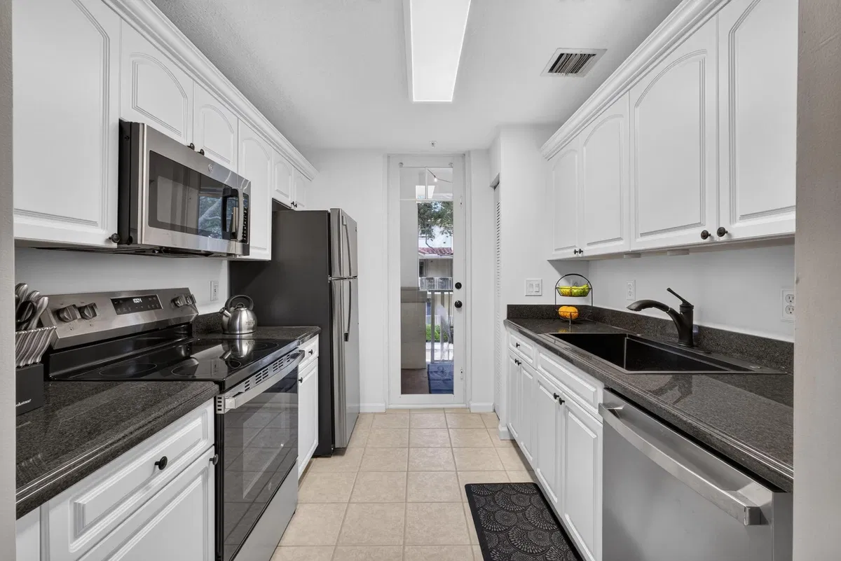 Unit 21 photo 4