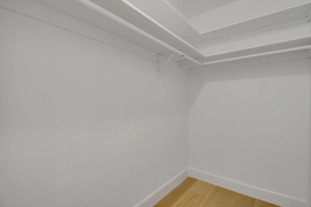Unit C photo 22