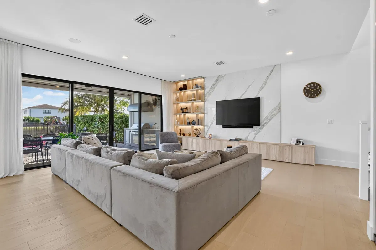Boca Bridges Residence photo 10