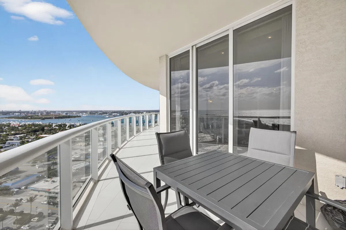 Ritz Carlton Residences Singer Island Unit 2005b photo 4