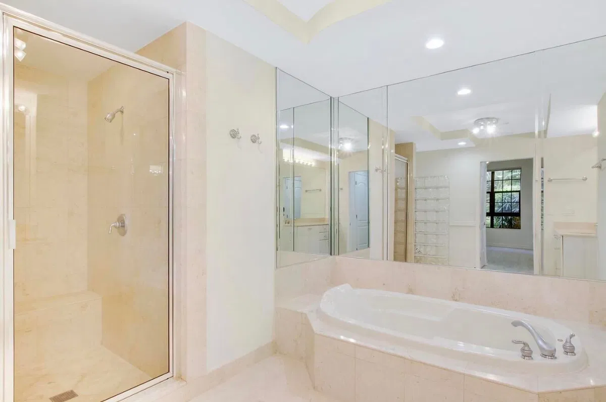 One City Plaza Unit 723 photo 19