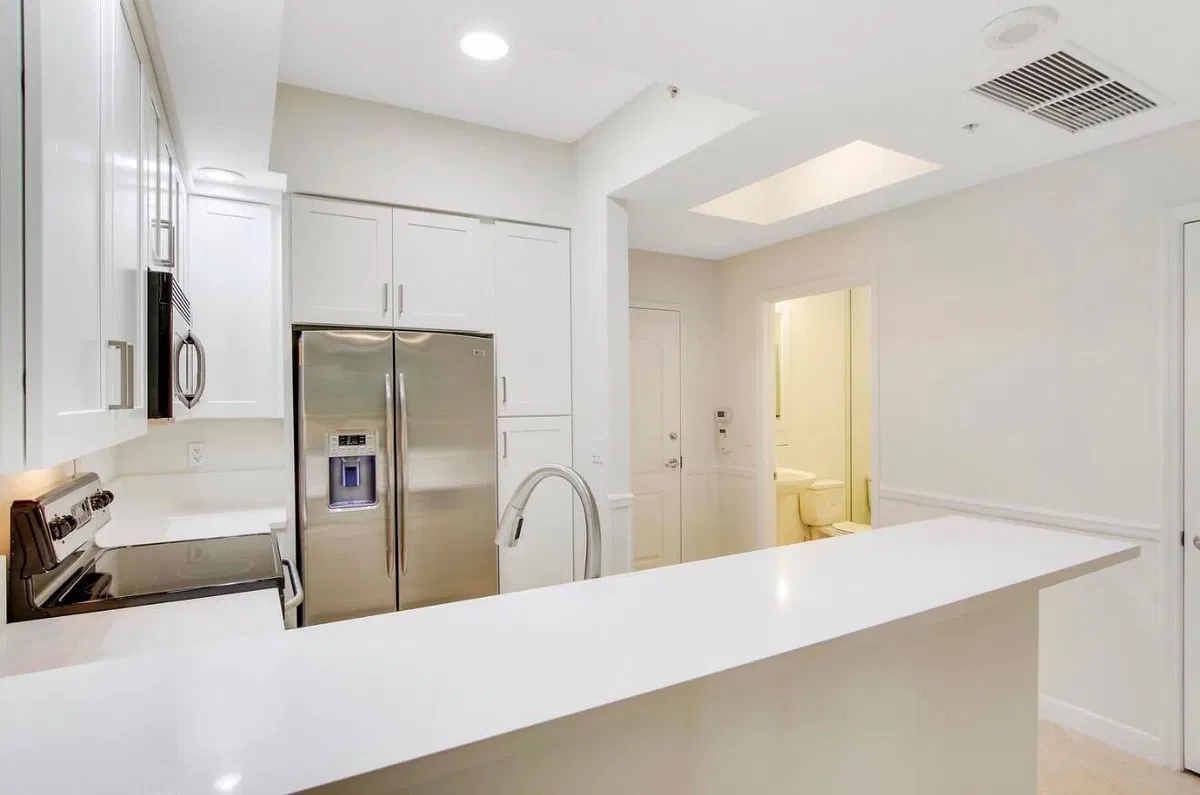 One City Plaza Unit 723 photo 34
