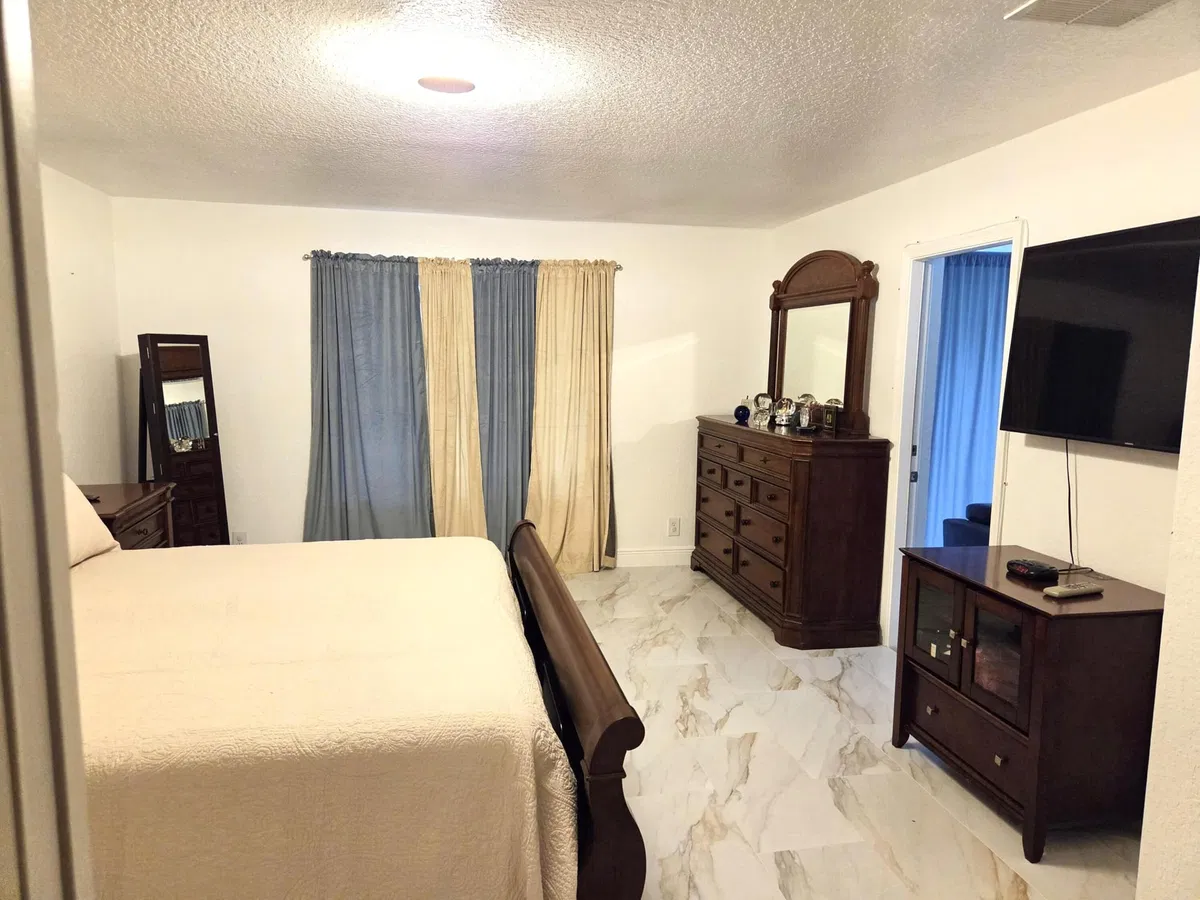 Residence photo 19