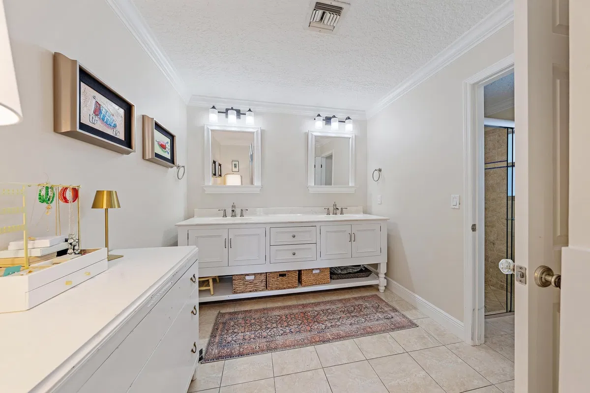 Residence photo 37