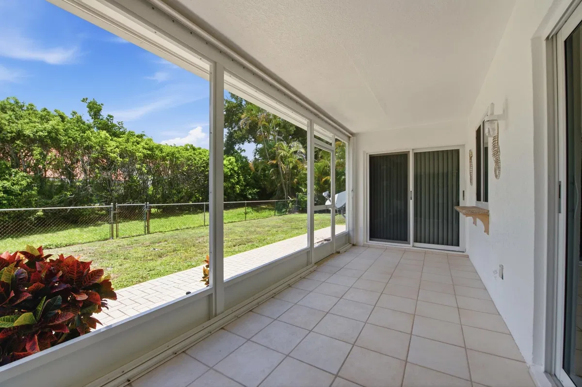 Residence photo 31