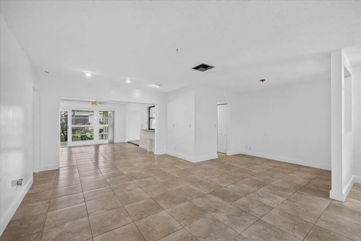 Residence photo 4