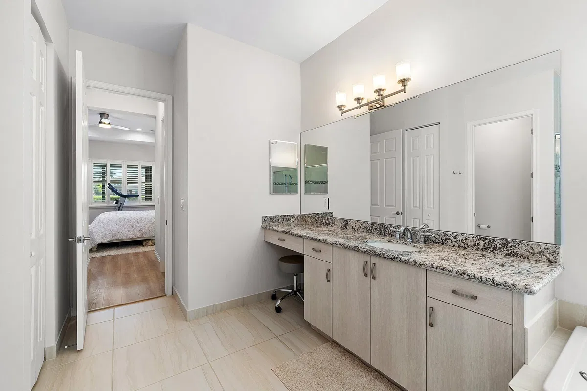 Residence photo 28