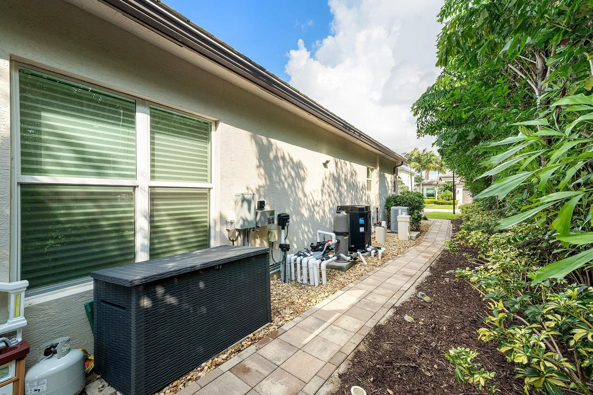 Residence photo 31