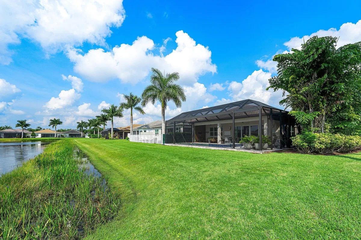 Residence photo 43