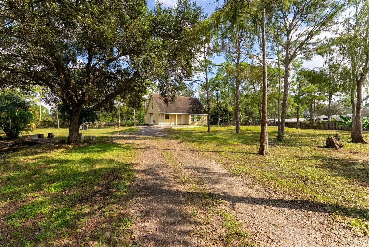 Residence photo 16
