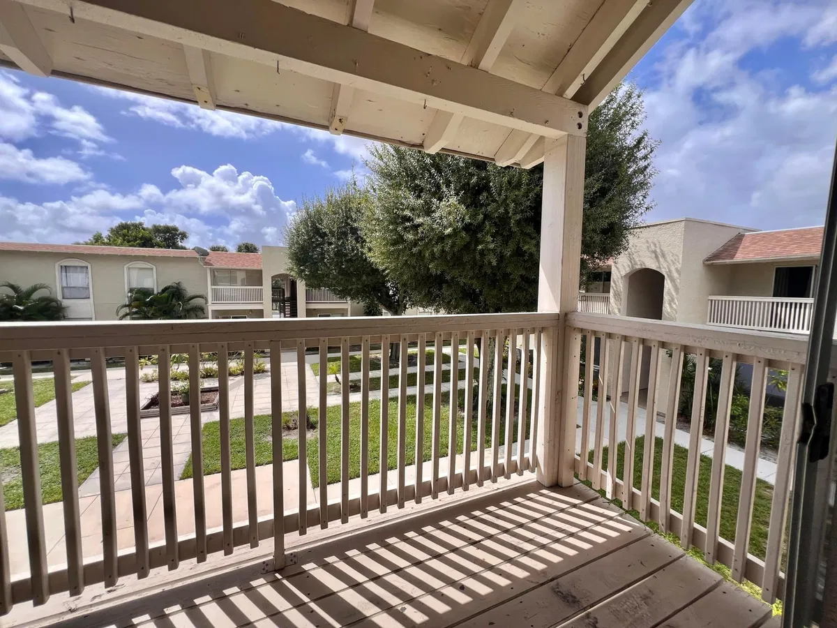 Unit B64 photo 7
