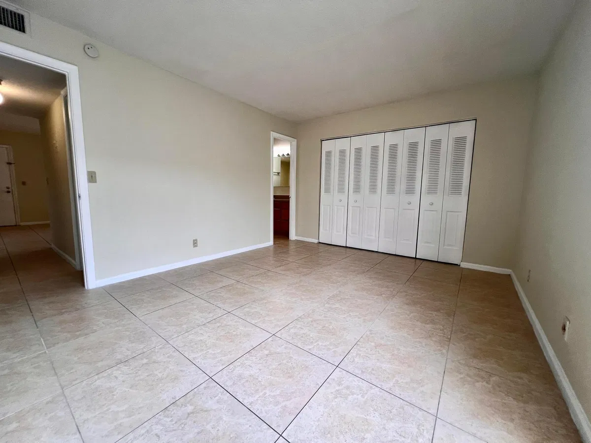 Unit B64 photo 13