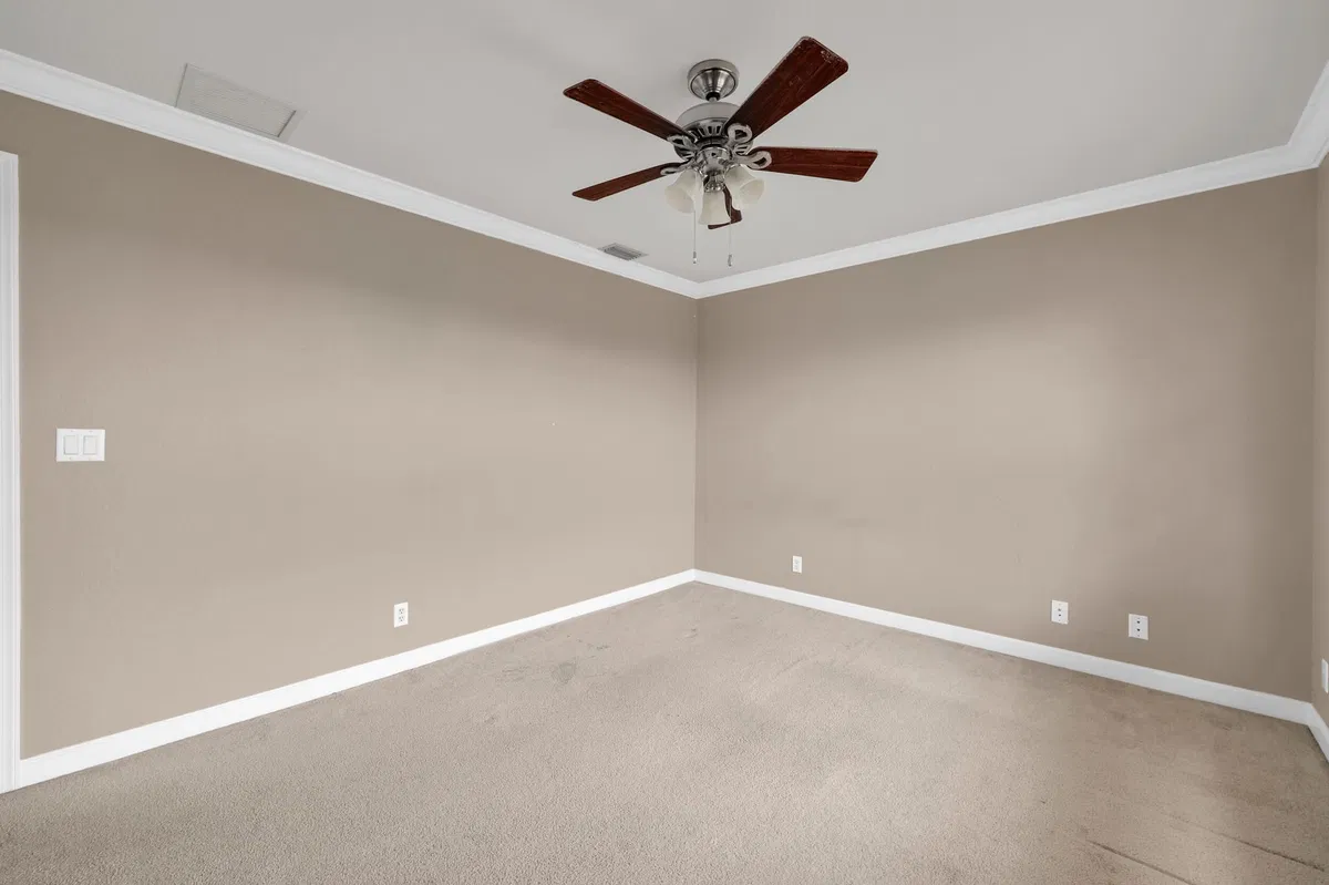 Residence photo 25