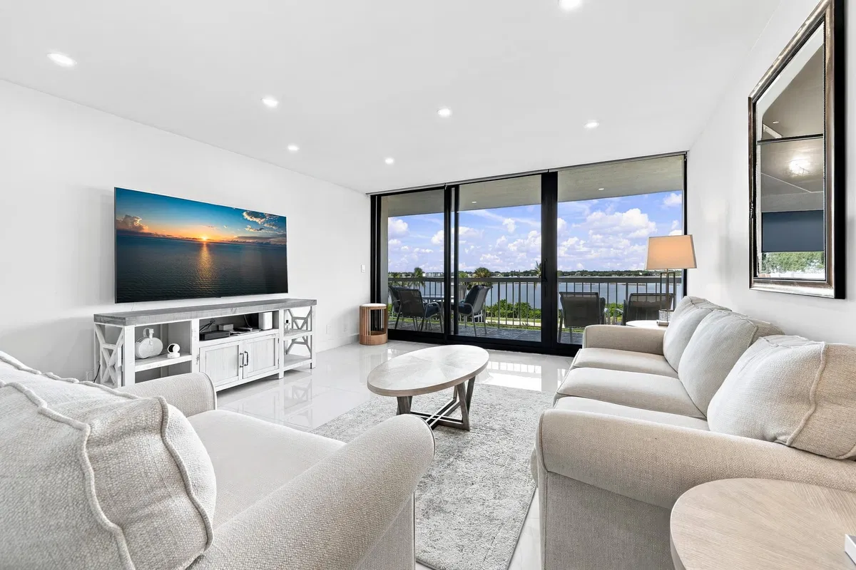The Meridian Unit 306N photo 7