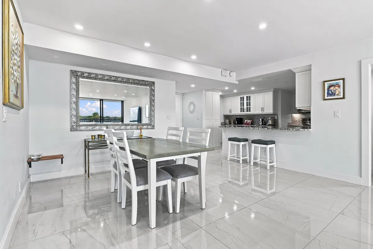 The Meridian Unit 306N photo 10