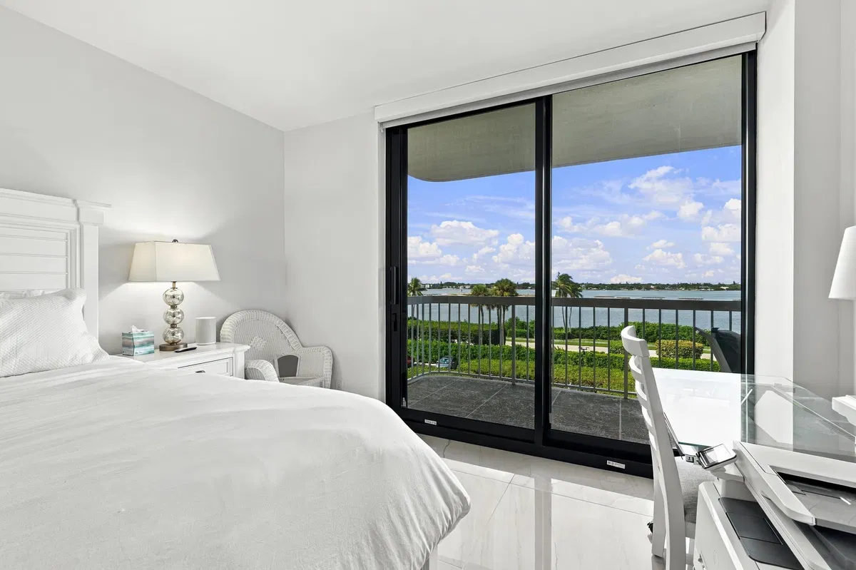The Meridian Unit 306N photo 16
