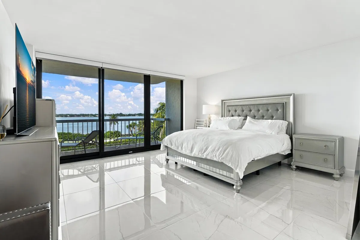 The Meridian Unit 306N photo 22