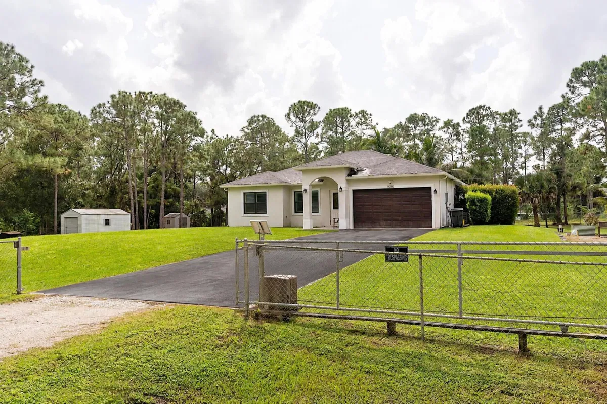 Residence photo 4