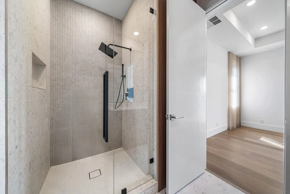 Residence photo 61