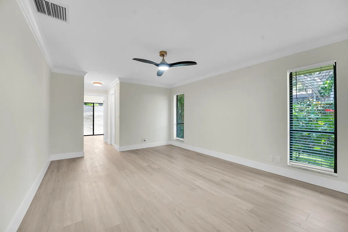  Residence photo 16