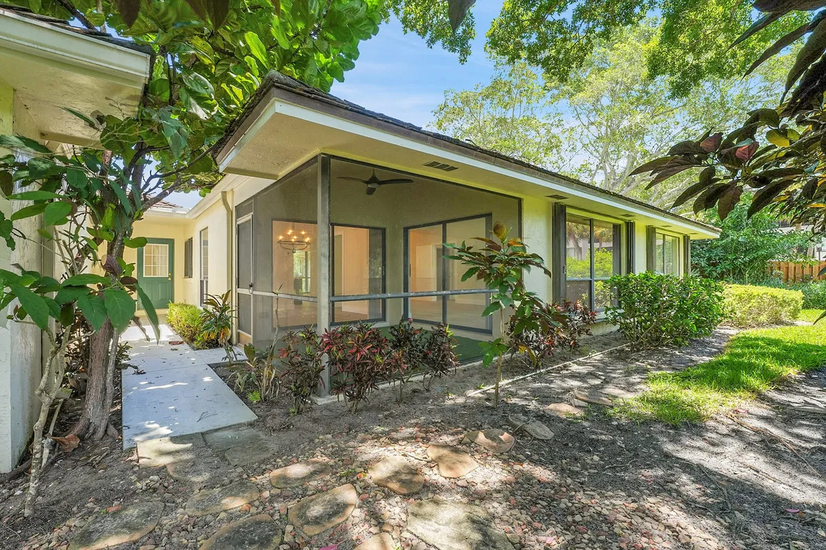  Residence photo 31