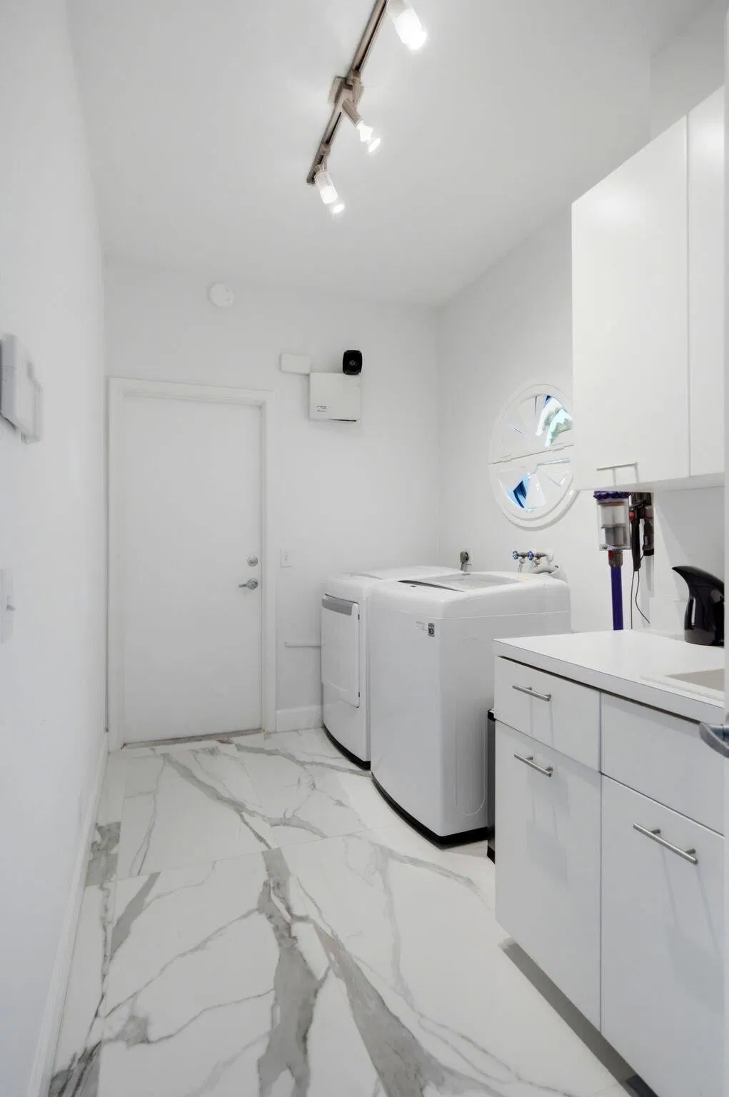Residence photo 85