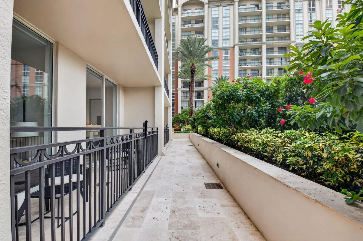 CityPlace South Tower Unit 919 photo 7