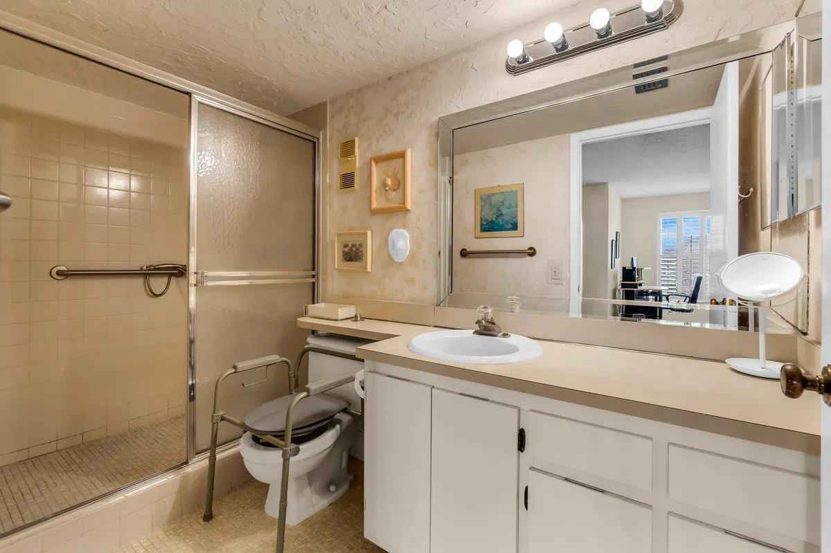  Unit 306 photo 25
