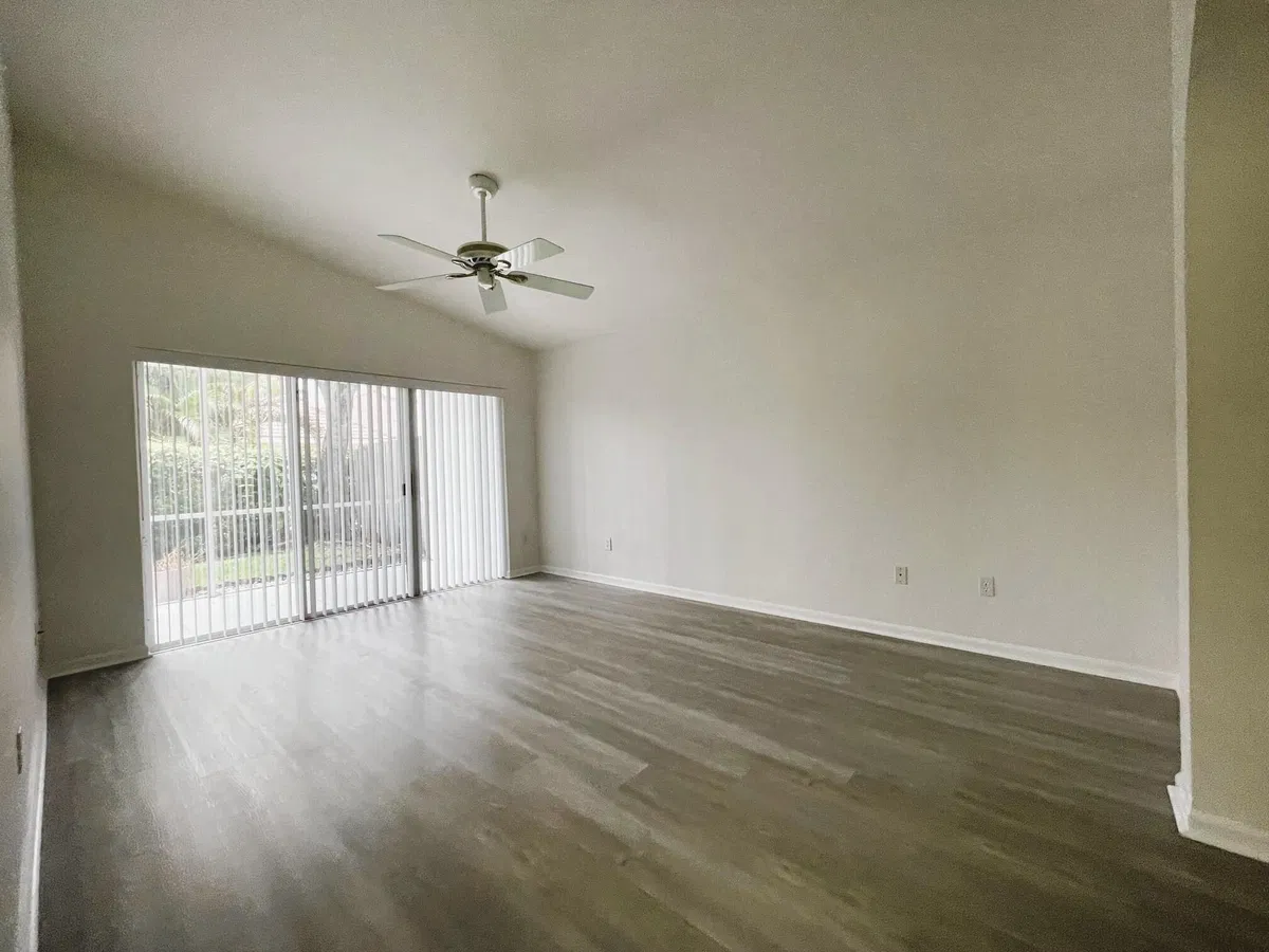  Residence photo 16