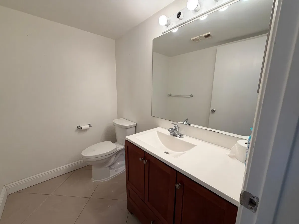 Unit 111 photo 10