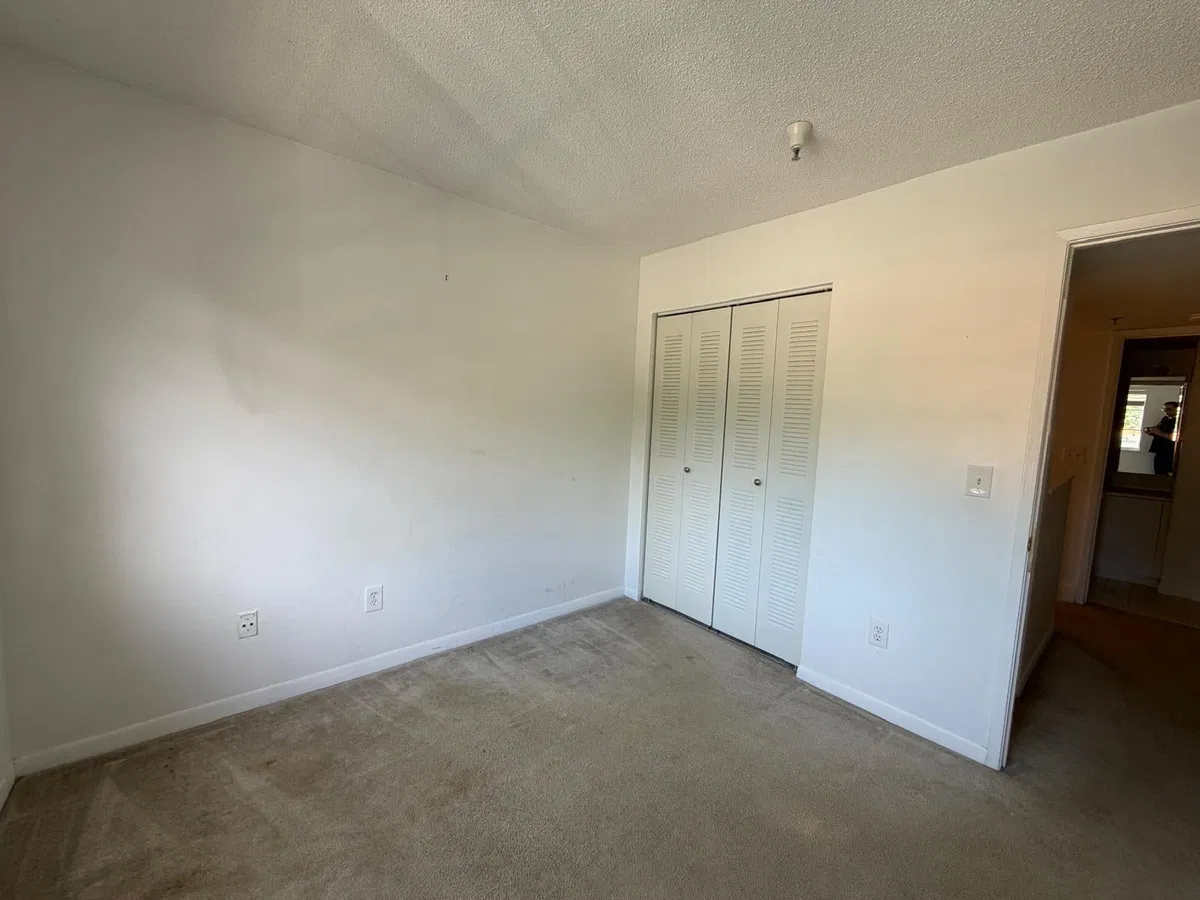 Unit 111 photo 16