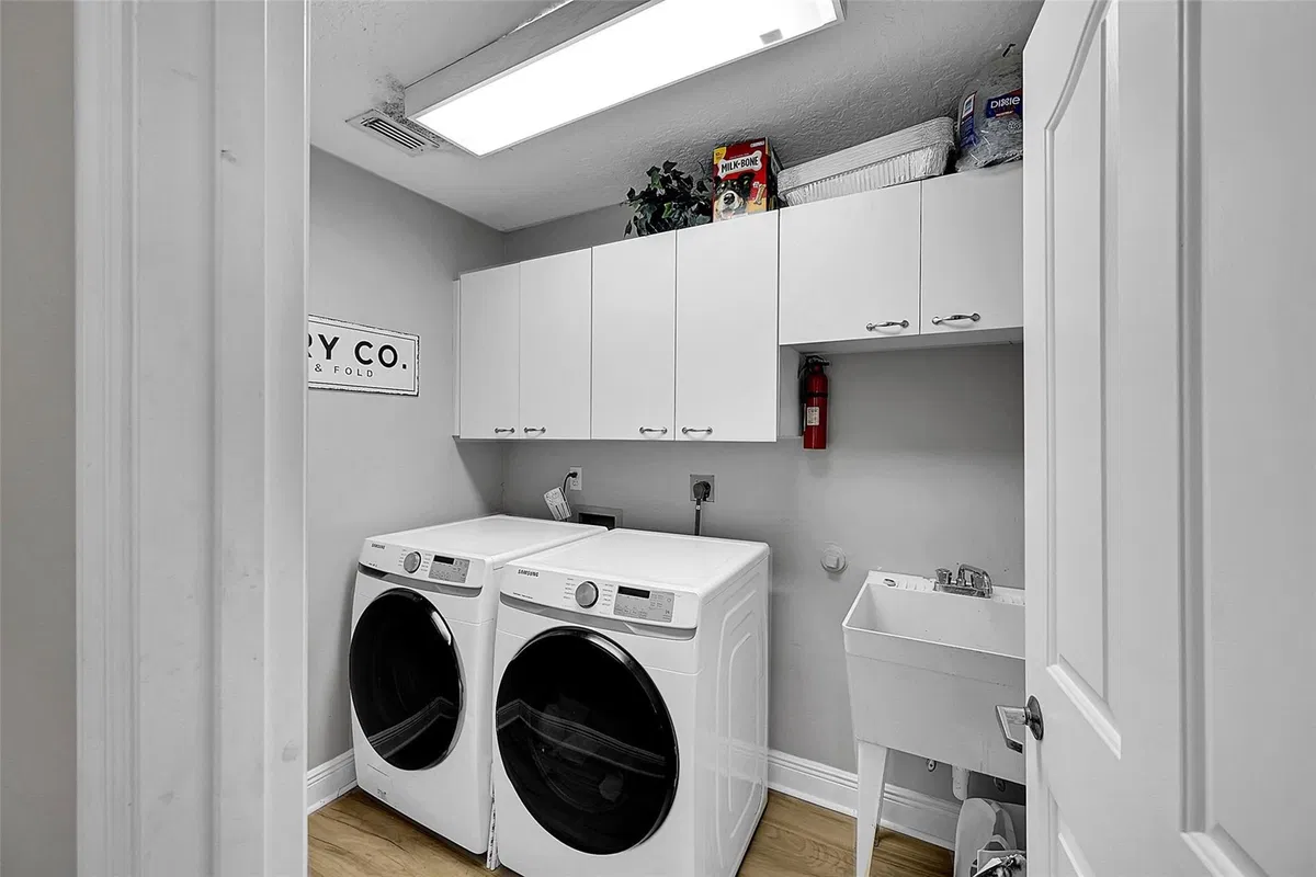  Residence photo 28