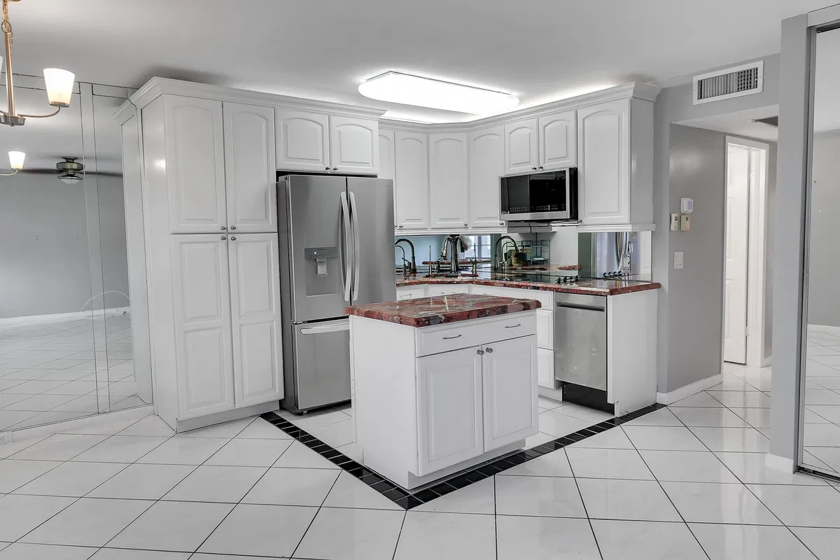 Residence photo 10
