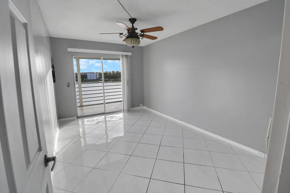 Residence photo 13
