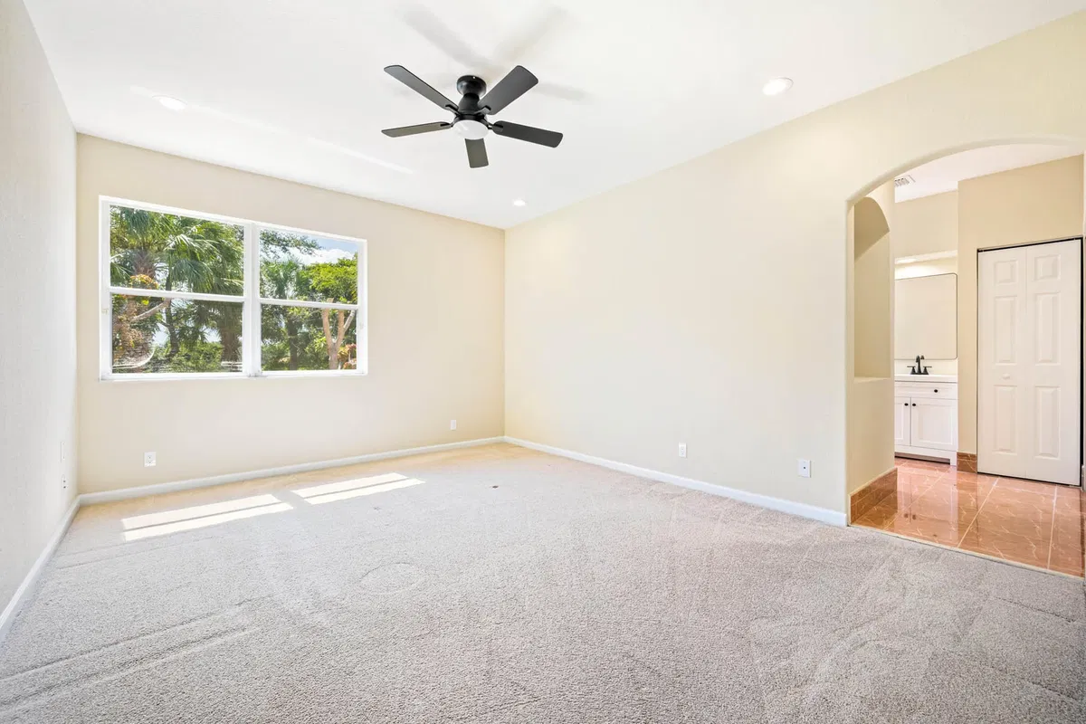 Residence photo 16