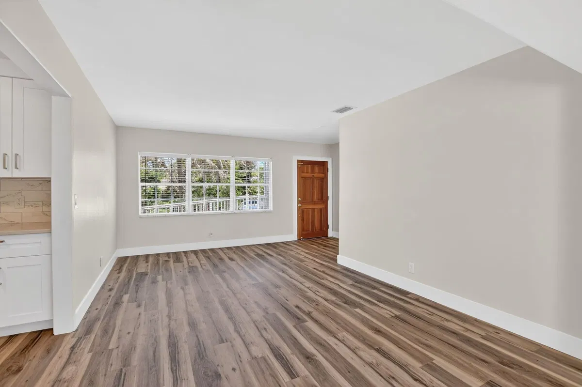 Residence photo 10