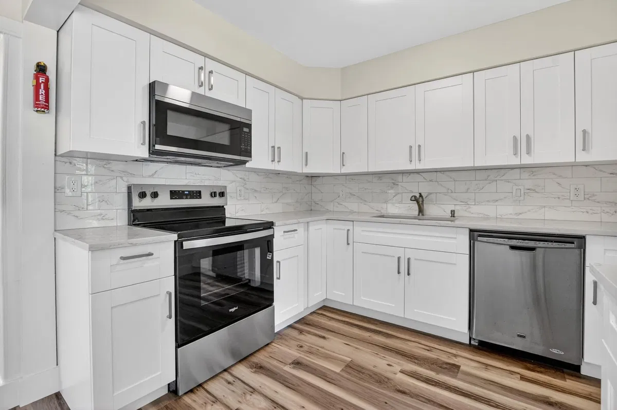 Residence photo 16