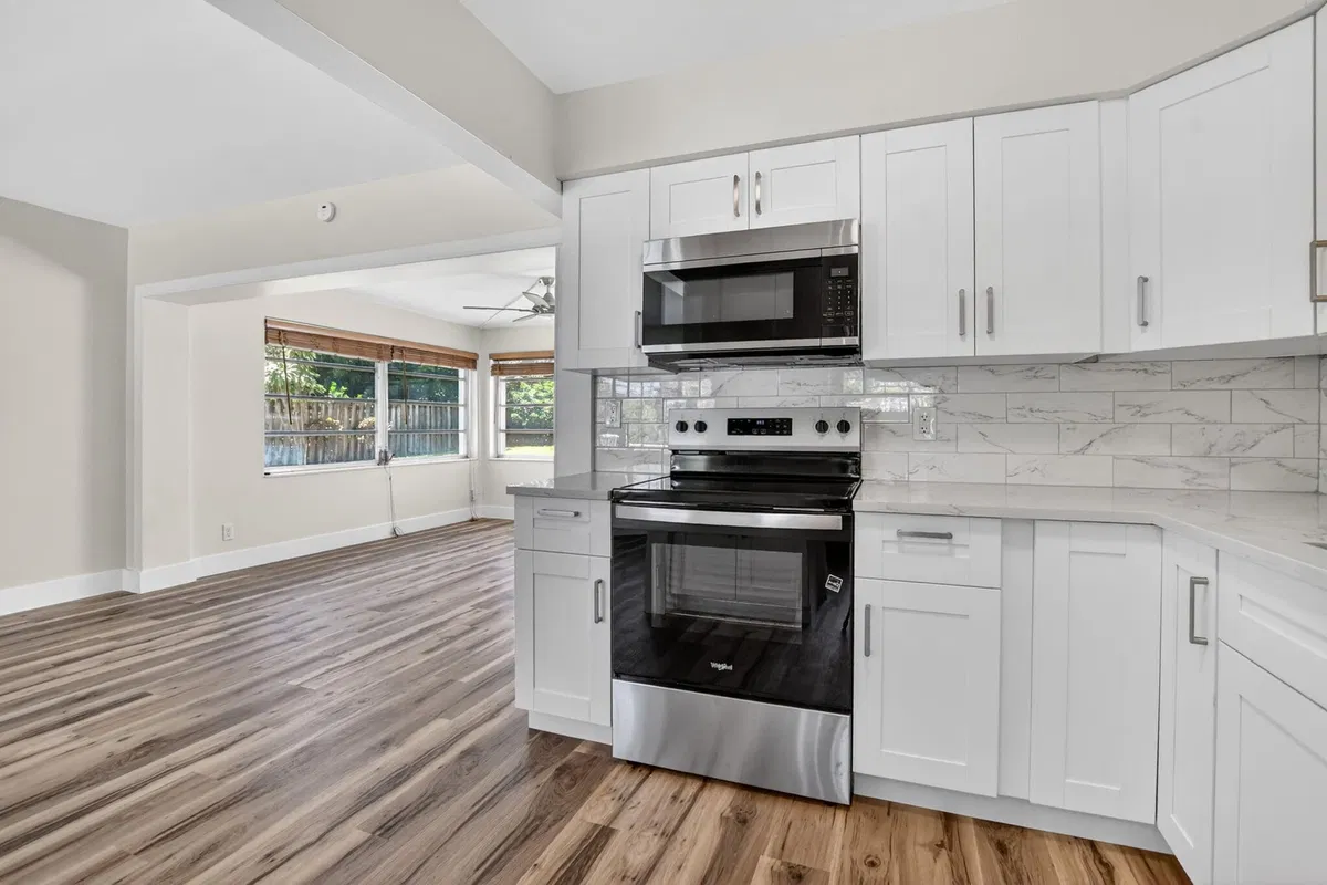 Residence photo 19
