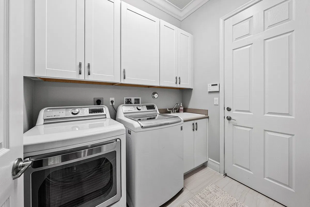 Residence photo 28