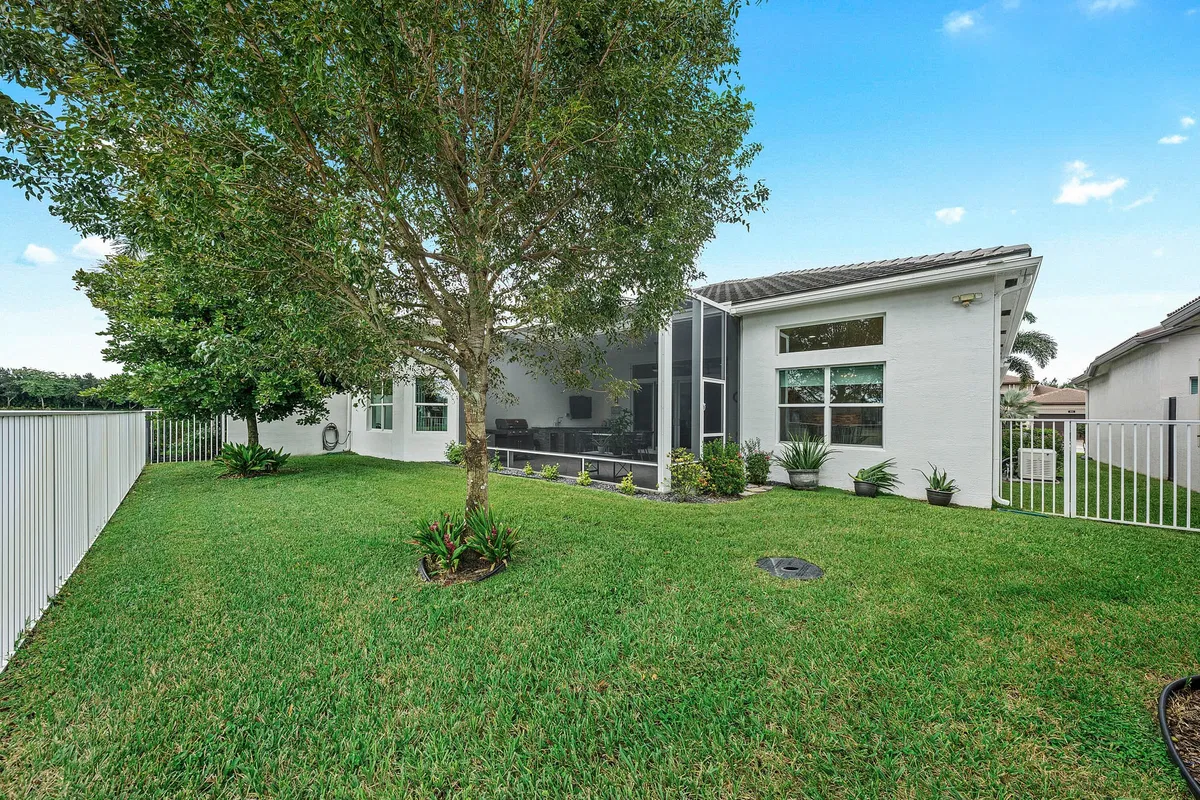 Residence photo 34