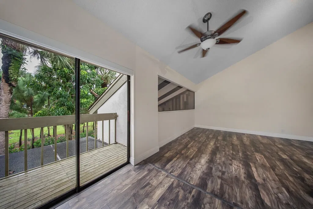 Residence photo 19