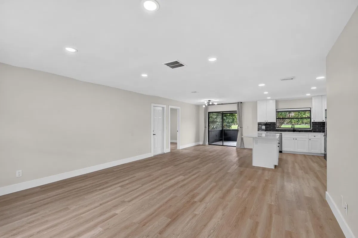 Residence photo 4