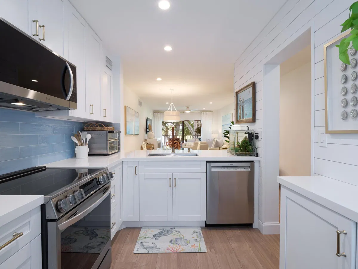 Eastpointe Country Club Unit 203 photo 7