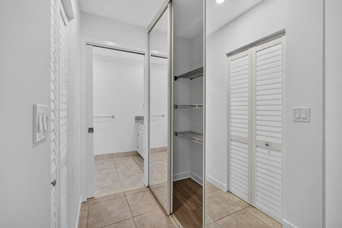 Residence photo 13