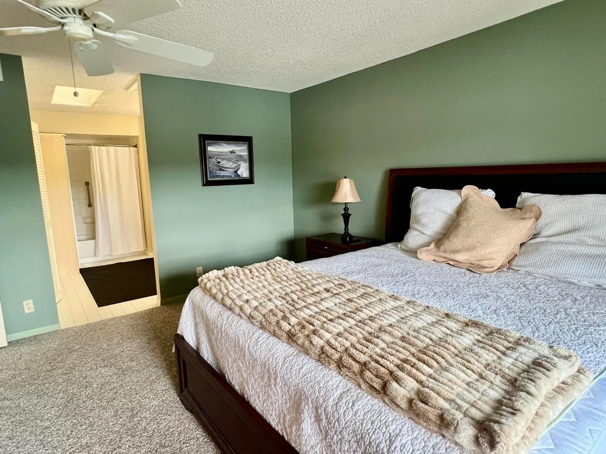 Eastpointe Country Club Unit 201 photo 16